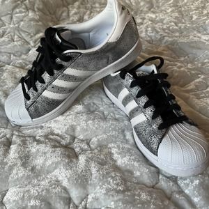 SUPERSTAR Womens Adidas silver metallic glitter unworn shelltoe DA9099